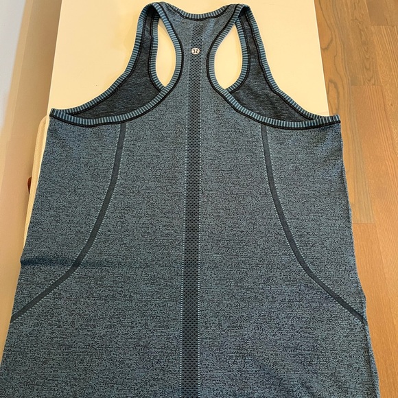Lululemon Swiftly Racerback Tank- Rare color pattern!! - Picture 3 of 4